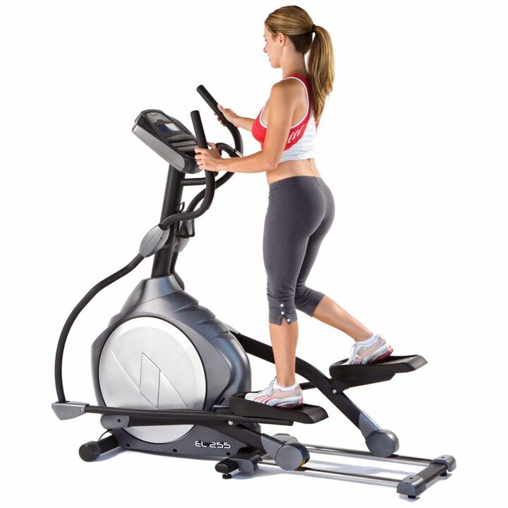 Faire de l'exercice en salle de sport sur un orbitrek aide à perdre du poids au niveau de l'abdomen et des côtés